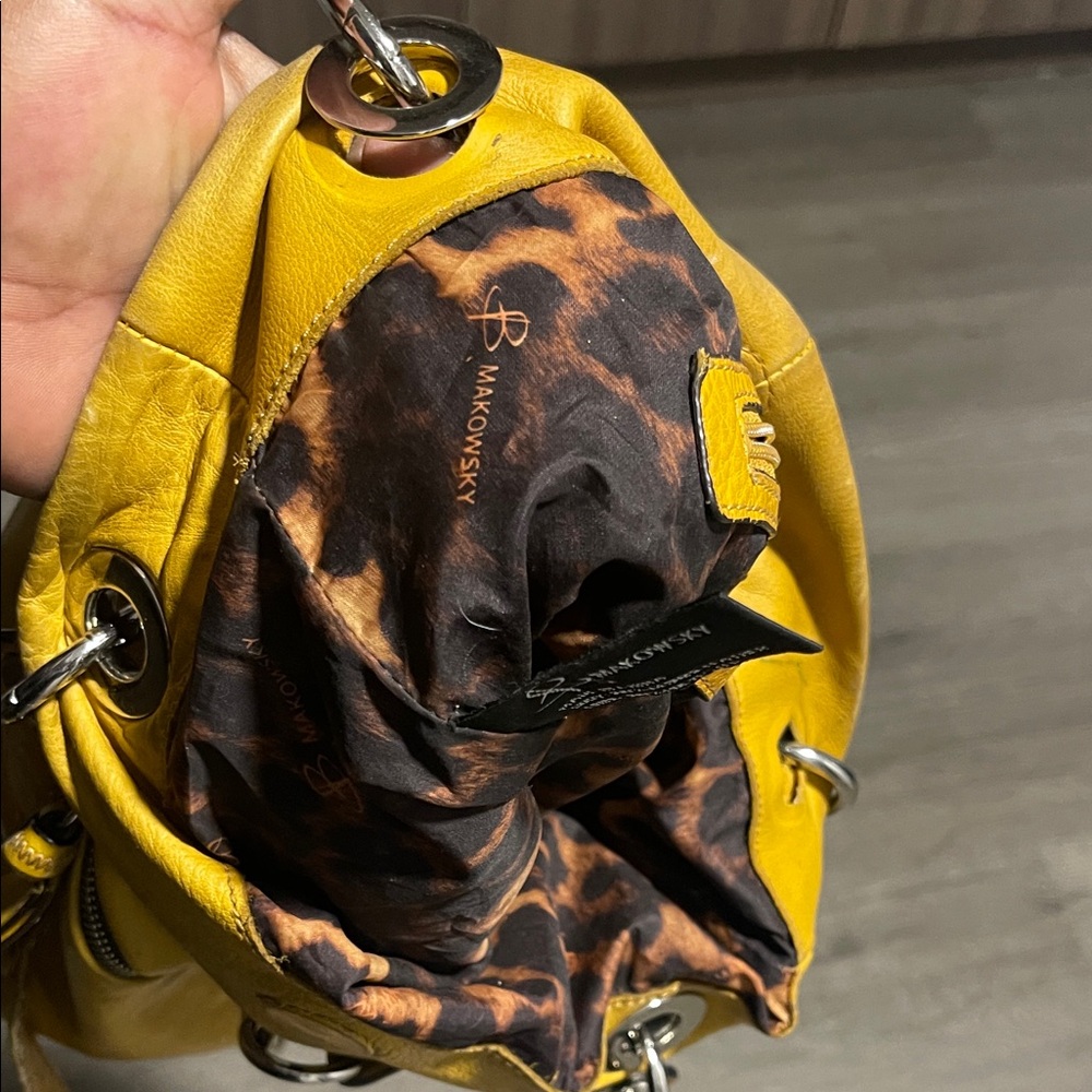 B Makowsky Yellow Leather Tote Bag Have Some Damage - Picture 10 of 10